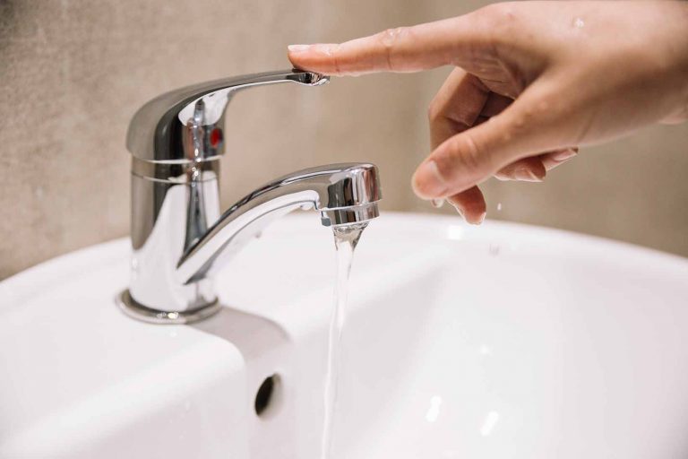 Feche a torneira e economize água no seu condomínio